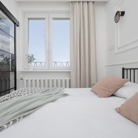 Elegancki Apartament Dla 4 Osob W Warszawie By Noclegi Renters Varsovia Exterior foto
